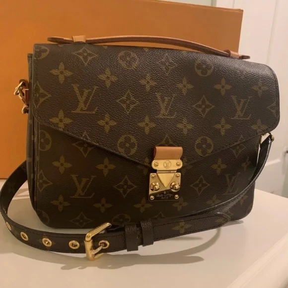 Louis Vuitton Monogram Pochette Metis - Picture 1 of 16
